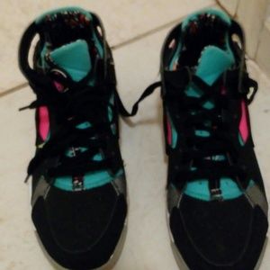Nike Huaraches Size 7